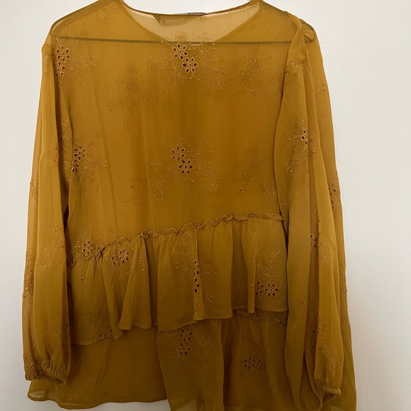 Yellow blouse - Picture 5 of 5